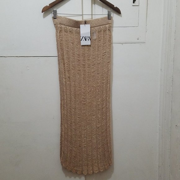 NWT GOLD METALLIC THREAD KINIT SWEATER AND SKIRT SET - Picture 15 of 17